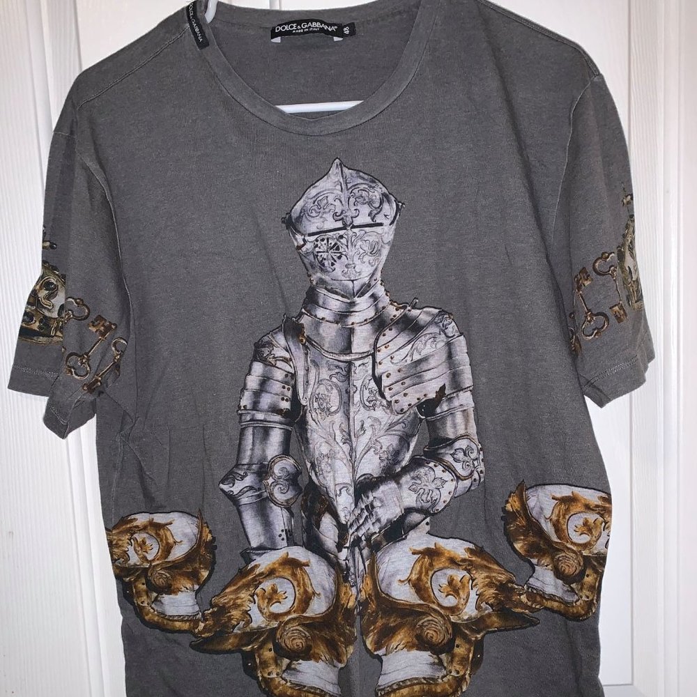 DOLCE & GABBANA (D & G) GREY ARMOUR KNIGHT T-SHIRT